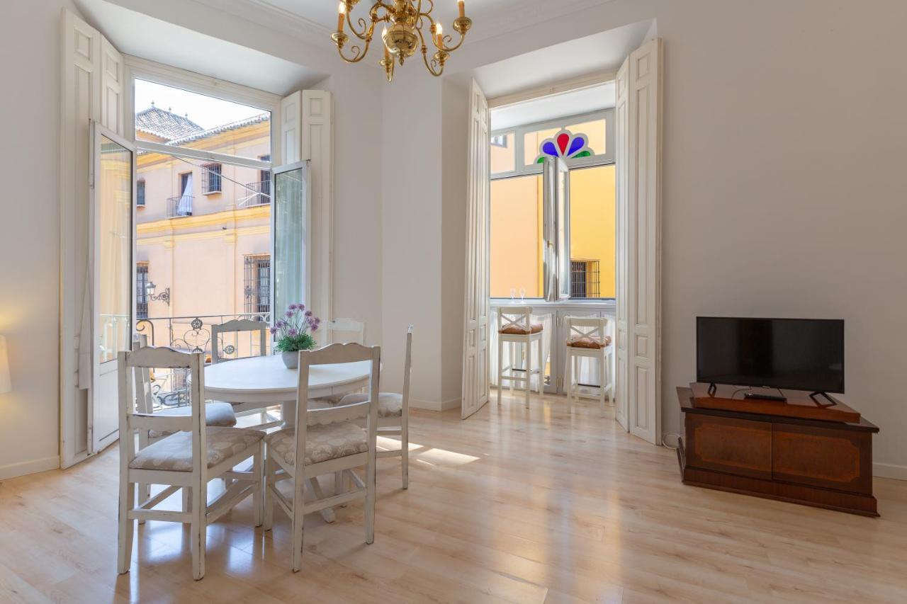 Luminoso Apartamento De Dos Habitaciones Con Vistas A Las Catedral Malaga Exterior photo